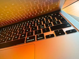 MacBook Air 13 Plata (como NUEVO)