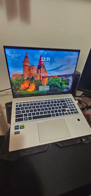 MSI Prestige Studio 16  Rtx4060 Studio - i7 13700H