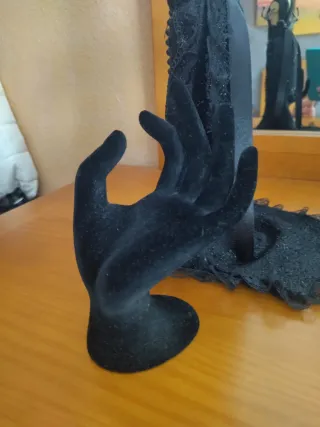 Dos Expositores Joyas Maniquí Negro encaje.