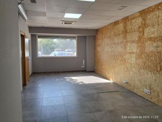 Local comercial en alquiler en Colores - Entreparques en Sevilla
