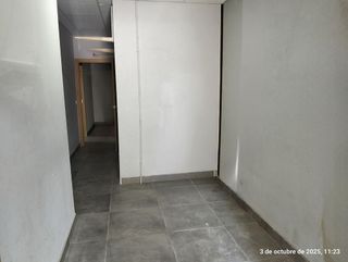 Local comercial en alquiler en Colores - Entreparques en Sevilla