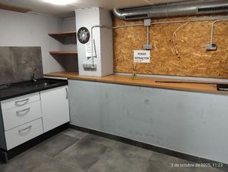 Local comercial en alquiler en Colores - Entreparques en Sevilla