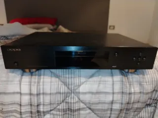 Lettore Blu-ray Oppo UDP 203 + 3 telecomandi