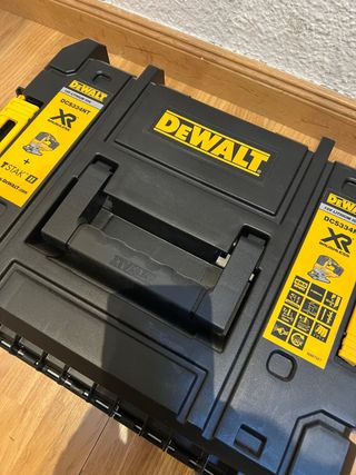 Caladora DeWalt 18V XR DCS334NT NUEVA