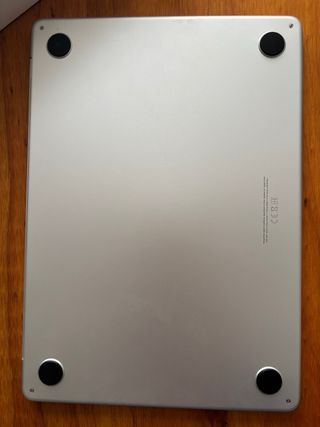 MacBook Air 13” 2024 16GB M4 256GB caja +garantía 
