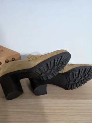 Zapatos de tacón beige ante