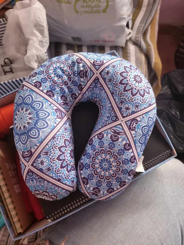Cojín cervical de viaje estampado