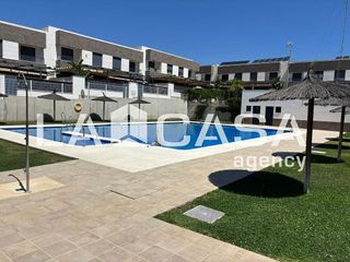 Chalet en venta en Montequinto en Dos Hermanas