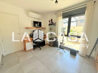 Chalet en venta en Montequinto en Dos Hermanas
