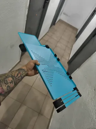 Soporte para portátil azul