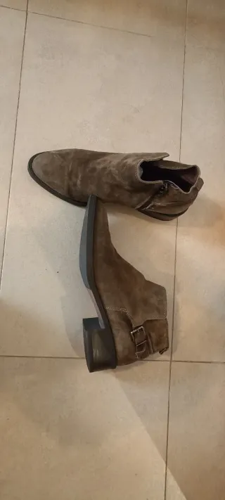 Botines ante verde caqui