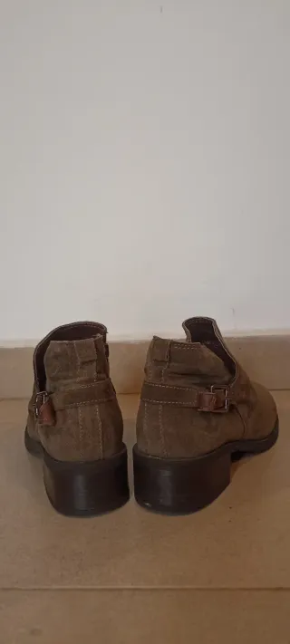 Botines ante verde caqui