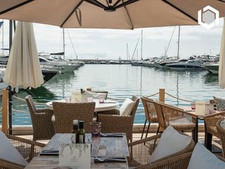 Piso en venta en Puerto Banús en Marbella