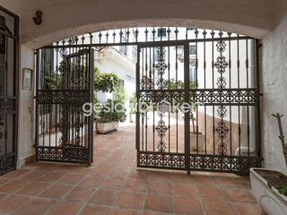 Piso en venta en Puerto Banús en Marbella