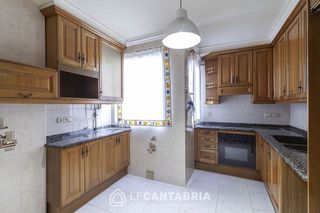 Piso en venta en Puerto Chico en Santander