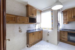 Piso en venta en Puerto Chico en Santander