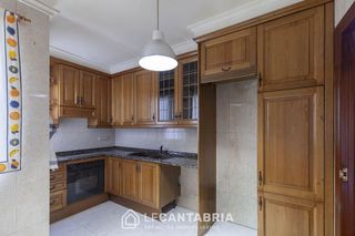 Piso en venta en Puerto Chico en Santander