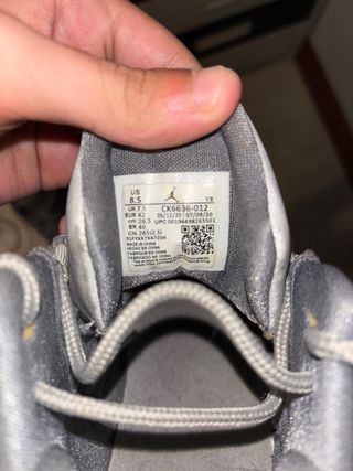Zapatillas Jordan 23 Grises y Blancas