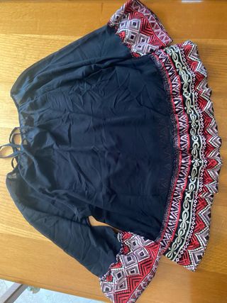 Camicia trasparente con inserti ricamati