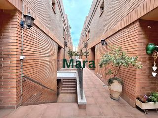 Casa adosada en venta en Vinyets - Molí Vell en Sant Boi de Llobregat