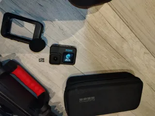 Gopro Hero 10 completa di accessori come in foto 