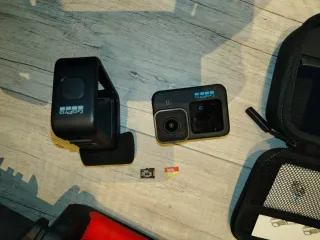 Gopro Hero 10 completa di accessori come in foto 