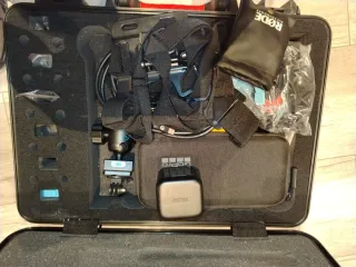 Gopro Hero 10 completa di accessori come in foto 