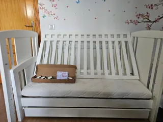 Cuna blanca con colchón y cajón