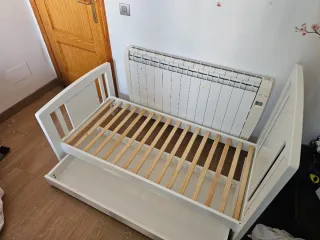 Cuna blanca con colchón y cajón