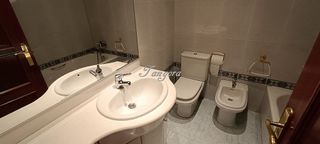 Piso en venta en San Pedro de Deusto-La Ribera en Bilbao