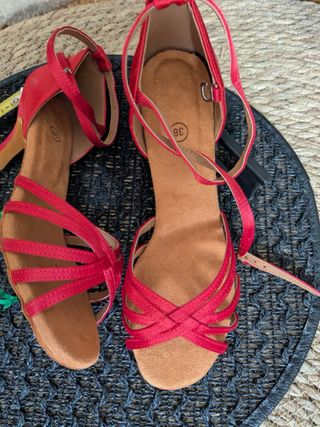 Zapatos de baile raso rojos talla 38 sin usar. 