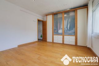 Piso en venta en Ca n'Aurell en Terrassa