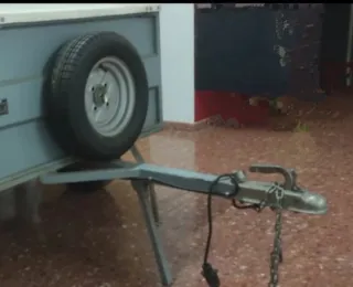 Remolque de coche con cofre