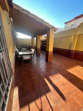 Casa adosada en venta en Zona Avda. Juan de Diego - Parque Municipal  en Bormujos
