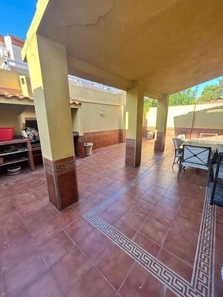 Casa adosada en venta en Zona Avda. Juan de Diego - Parque Municipal  en Bormujos