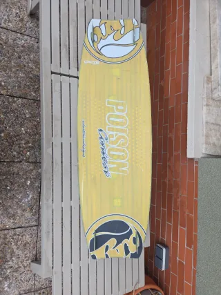 GRATIS Tabla Kitesurf 131x40 Poison