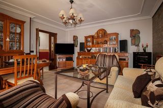 Casa adosada en venta en Torreperogil