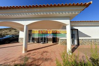Chalet en venta en Zurgena