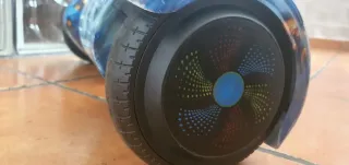 Hoverboard con diseño espacial