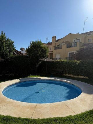 Casa pareada en venta en Zona Universitaria  en Bormujos