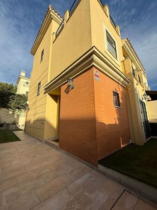 Casa pareada en venta en Zona Universitaria  en Bormujos