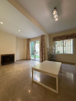 Casa pareada en venta en Zona Universitaria  en Bormujos