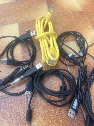Lote de cables USB y Ethernet
