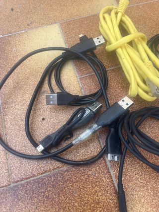 Lote de cables USB y Ethernet