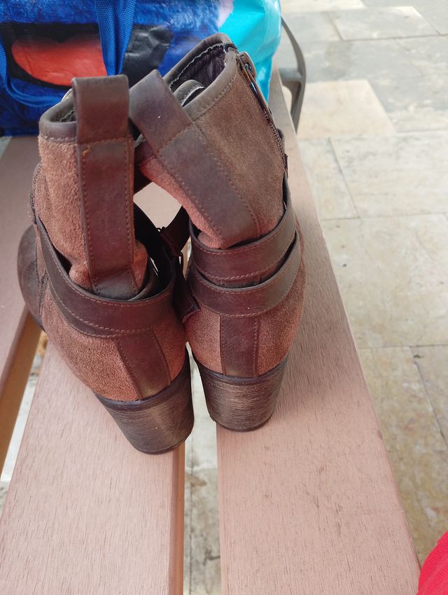 Botas marrones de ante