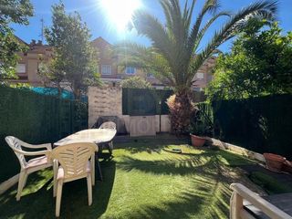 Casa adosada en venta en Portillejo - Valdegastea en Logroño