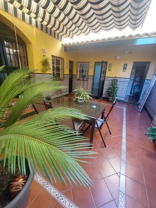 Casa adosada en venta en La Paz en Alcalá de Guadaira