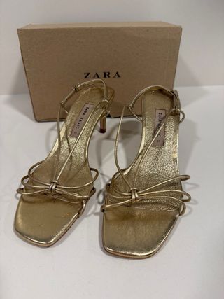 Sandalias doradas Zara Talla 37