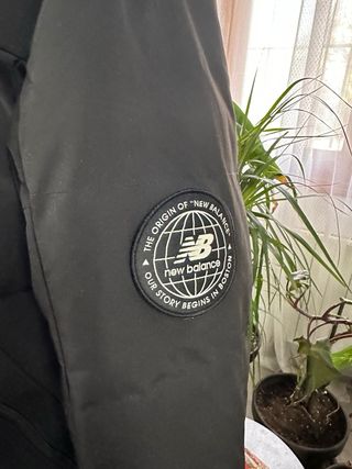 Abrigo Chaquetón New Balance Negro