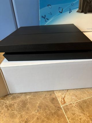 PS4 500GB Negra + Mando Azul 